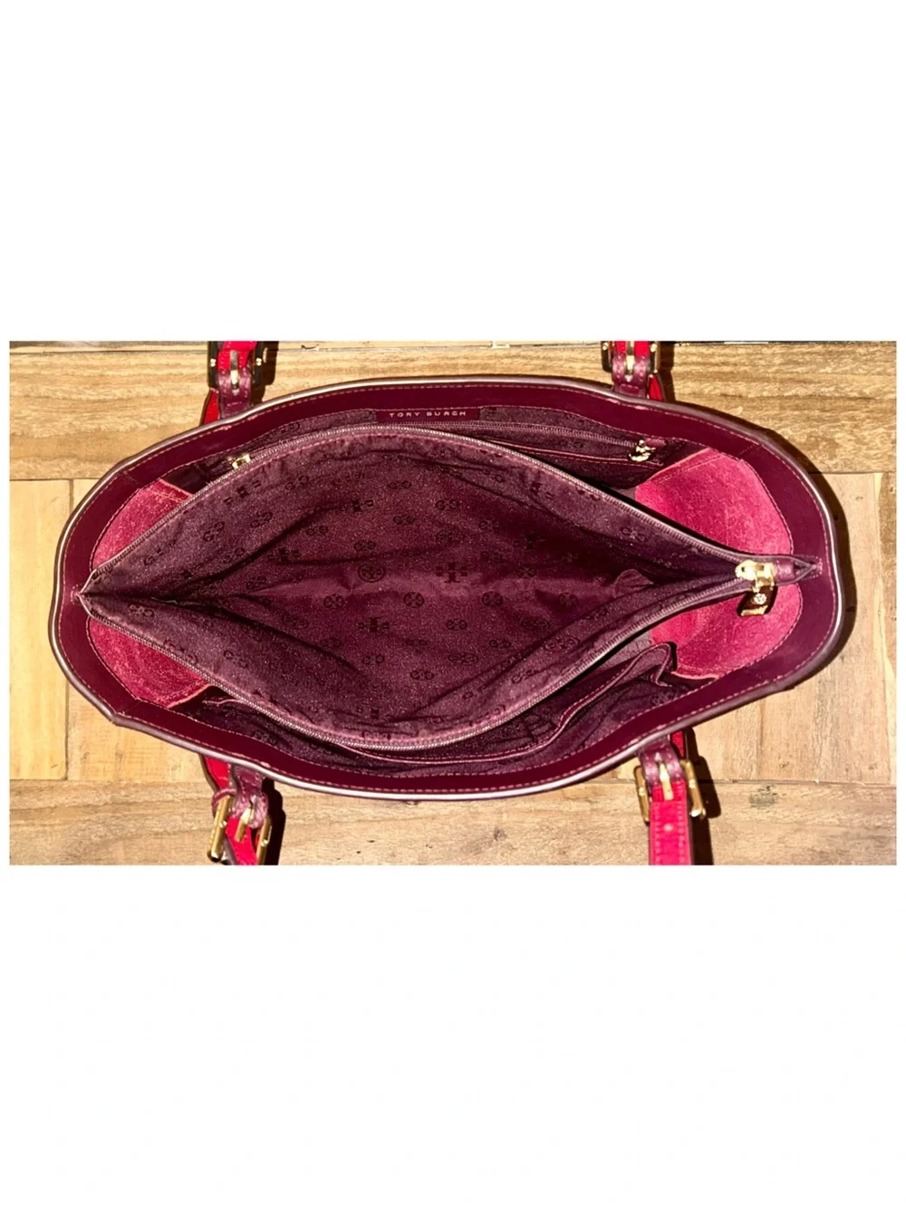 Tory Burch. York Leather Buckle Tote with Free Bag Scarf, Dust Bag & Bag Charm. - Picture 7 of 16